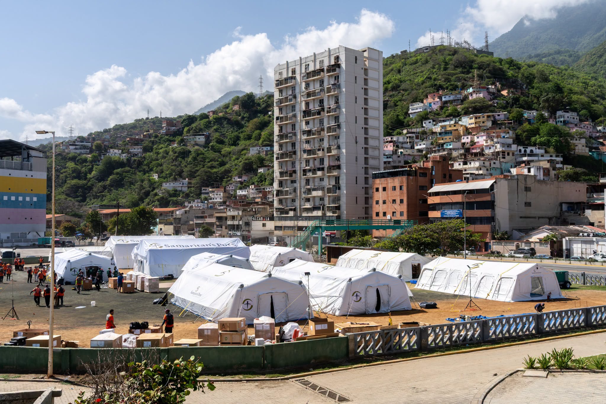 野戰醫院。(翻攝自FB@Samaritan’s Purse)